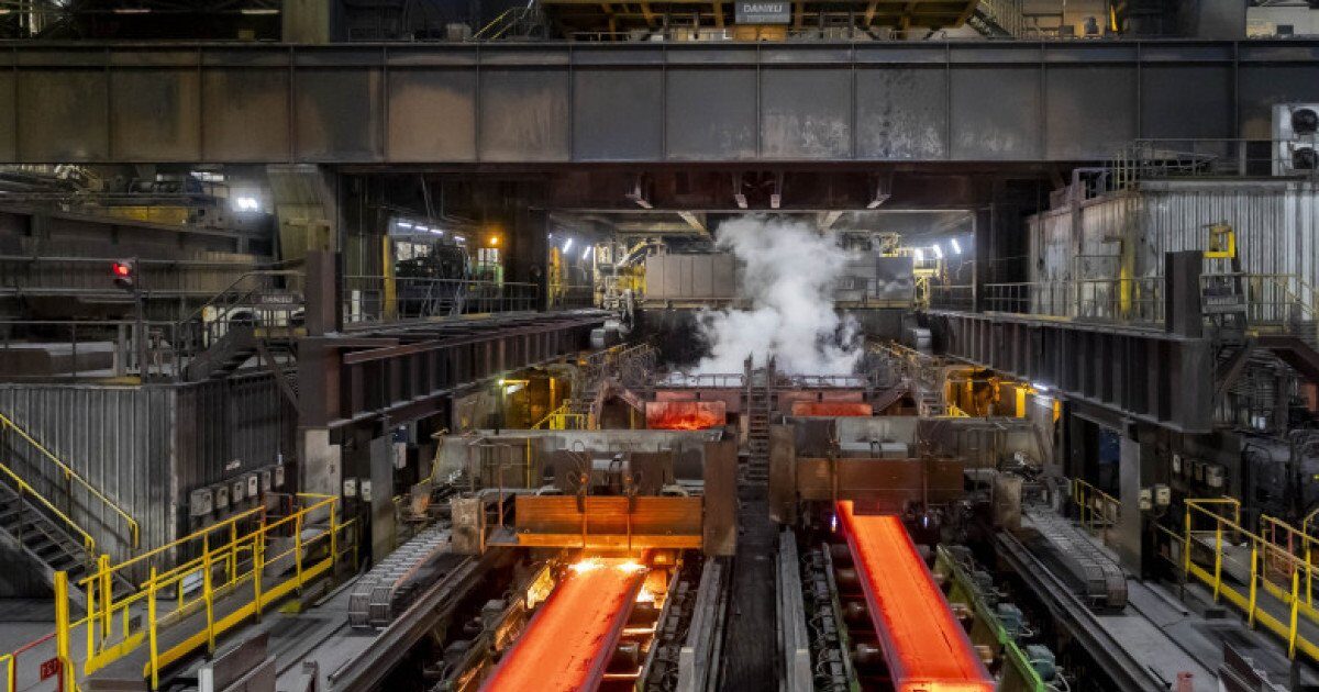 Consiliul Concurenței a dat undă verde pentru preluarea activelor ArcelorMittal Hunedoara SA de către UMB Steel SRL, parte a grupului UMB, controlat de familia Umbrărescu, cunoscută pentru construcția de autostrăzi