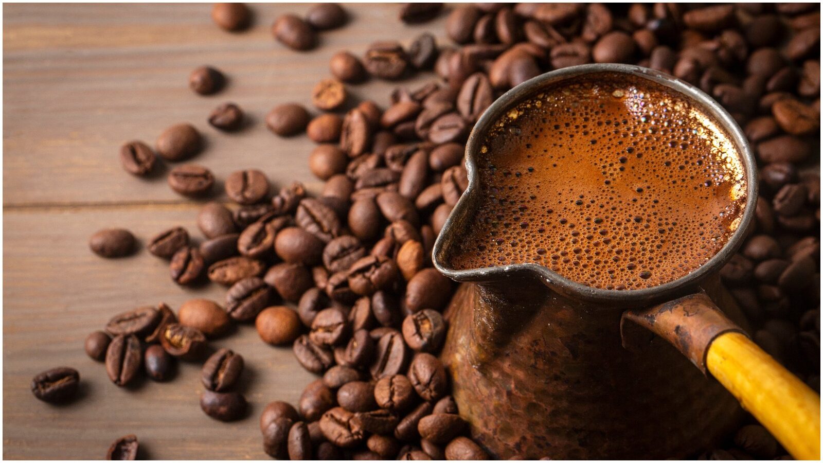 Cafeaua, scumpită cu 23% într-un an: Zahărul și laptele, la fel | AUDIO