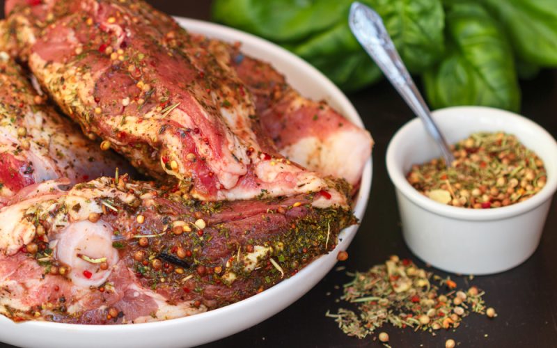 Mielul PERFECT de Paște: Trucuri simple, gust fabulos, fără miros ciudat