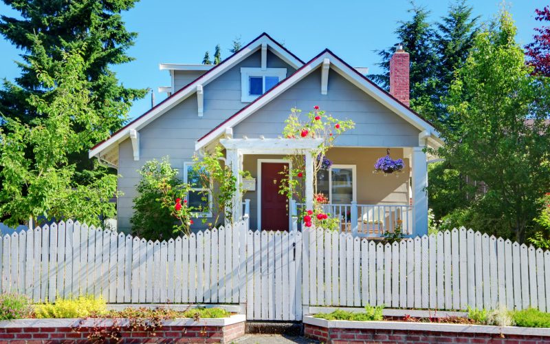 Atenție la case: Românii riscă demolarea locuinței Vezi ce spune Codul Civil