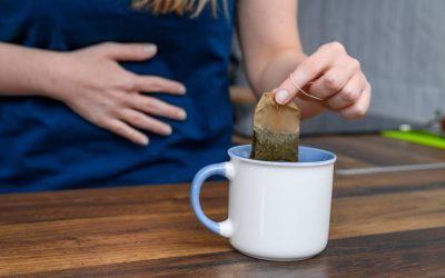 Ceaiuri naturiste: Scapă de balonare și arsuri gastrice după masa de Paște