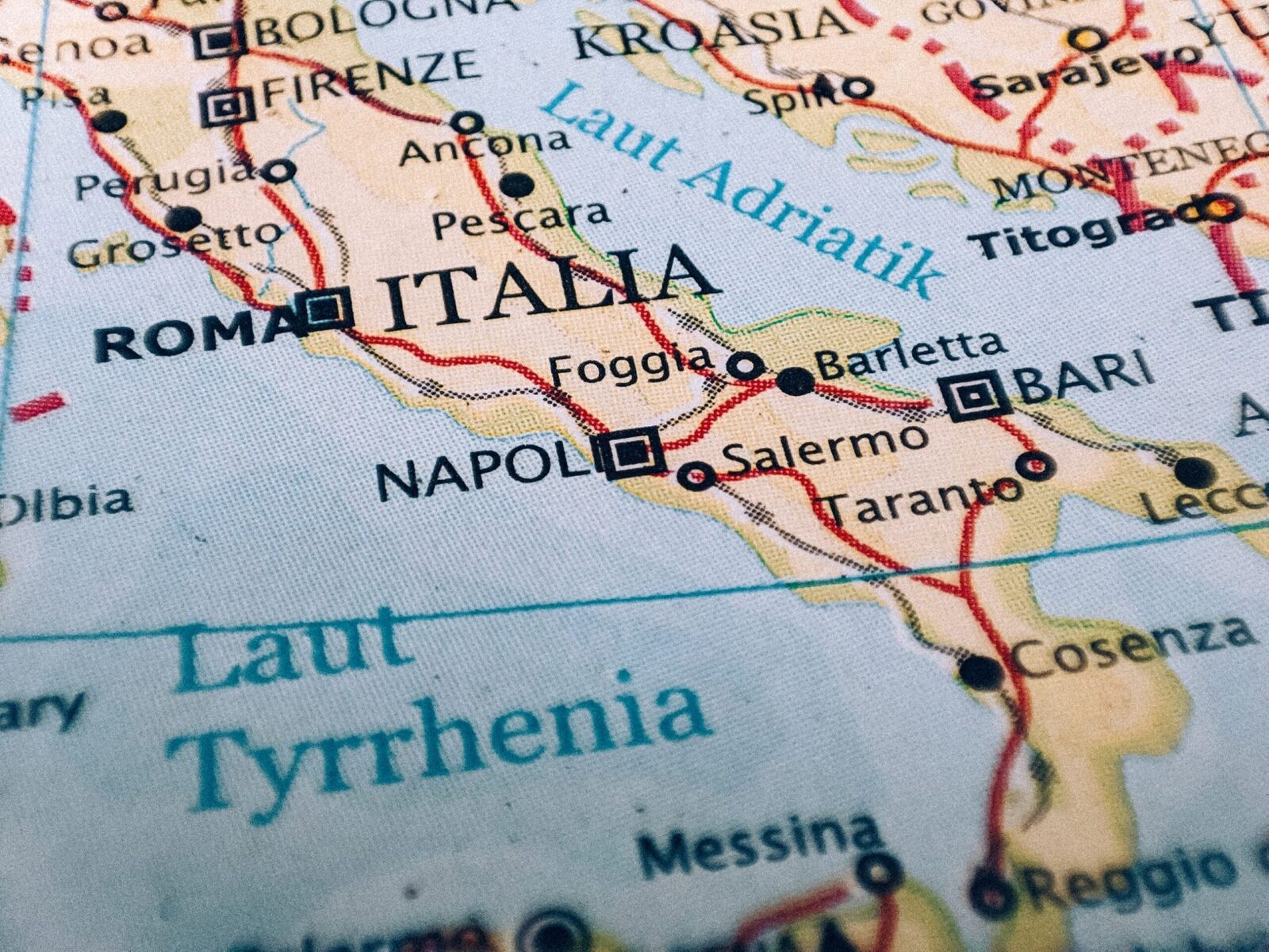 Milioane de italieni, în pericol să-și piardă cetățenia. Ce riscă?