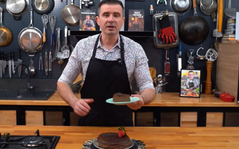 Cea mai simplă REȚETĂ: Cheesecake de ciocolată cu 3 ingrediente, FĂRĂ făină!