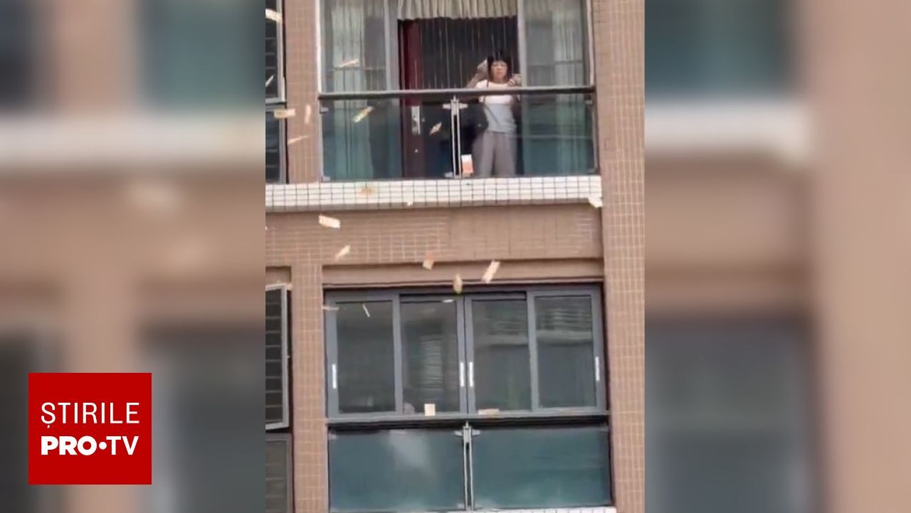 Nevastă furioasă a aruncat 160.000 de dolari de la balcon. Reacții ȘOCANTE