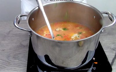 Condimentul SECRET care distruge ciorba de curcan: Află ce NU pui