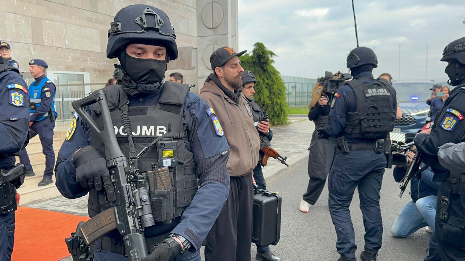 Coiful de la Coțofenești și brățările dacice, ÎNAPOI în România