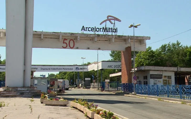 „Regele asfaltului” cumpără ArcelorMittal Hunedoara: 80 de oameni, disponibilizați