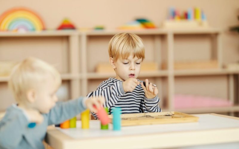 Când încep înscrierile la creșă și grădiniță 2026-2027: Calendar COMPLET pentru părinți