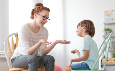 Părinții copiilor cu autism și Down primesc consiliere psihologică GRATUITĂ