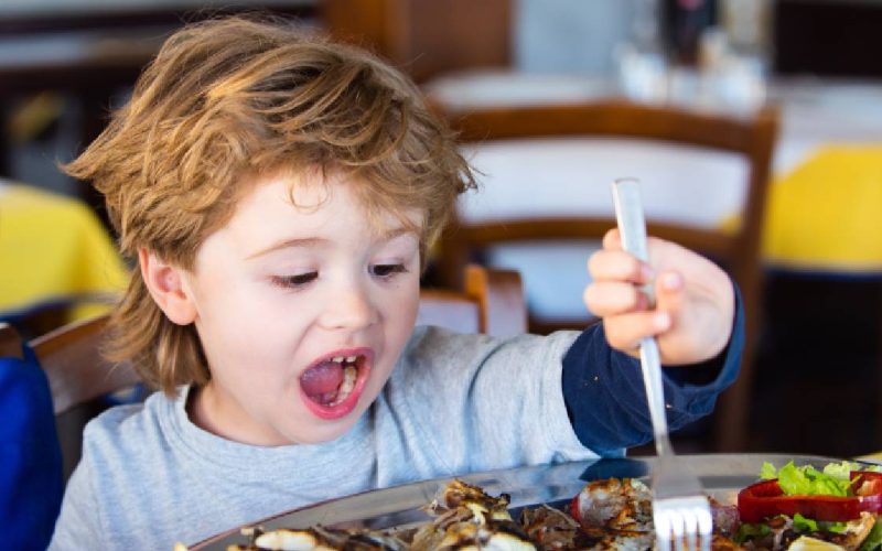 De ce copiii refuză mâncarea: Motivul e surprinzător, nu mofturi