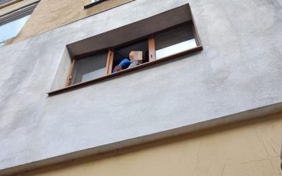 Salvare spectaculoasă la Râmnicu Vâlcea: Polițiștii au smuls un copil de la moarte!