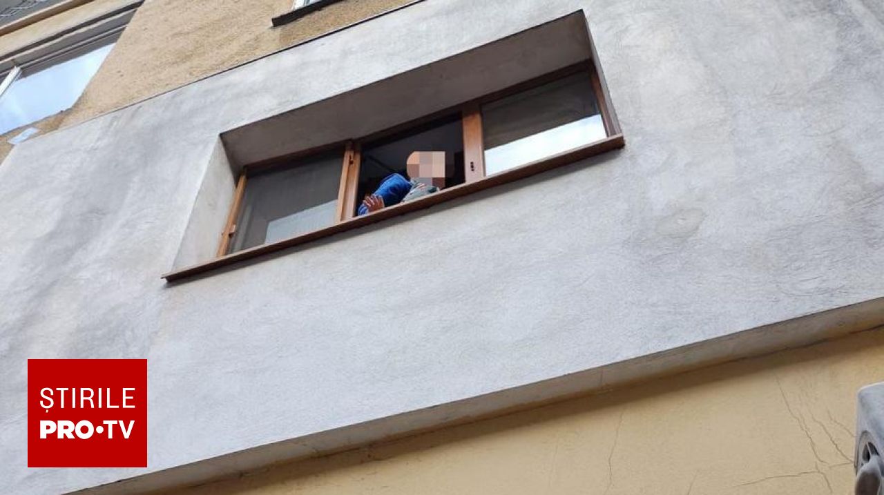 Micuțul, salvat de Poliție de pe pervaz, în noaptea de Înviere, la Vâlcea