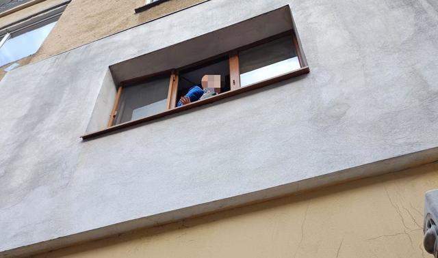 Salvare spectaculoasă la Râmnicu Vâlcea: Polițiștii au smuls un copil de la moarte!