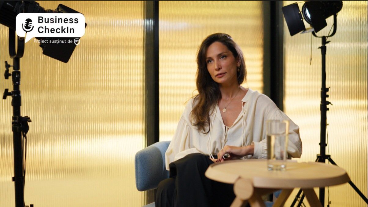 În urmă cu peste un deceniu, Beatrice Andreescu, o antreprenoare din București, a lansat Andresco Jewelry, un brand de bijuterii care transformă poveștile personale în mici opere de artă purtabile