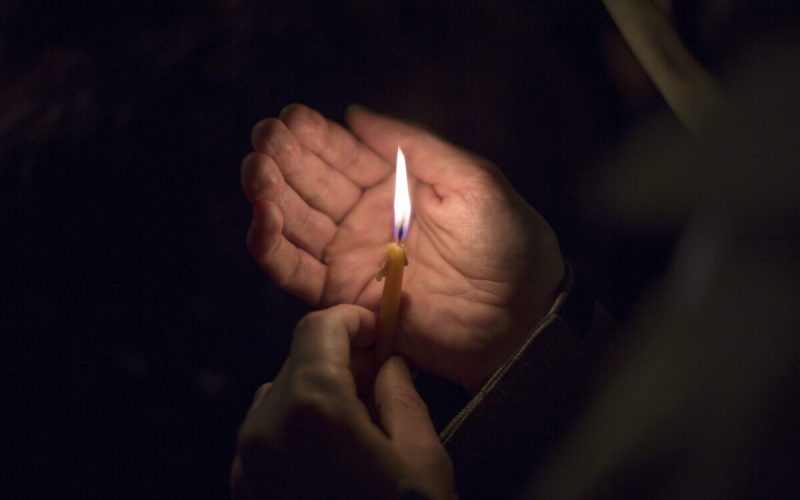 Cât timp spunem „Hristos a Înviat”? Semnificația urărilor pascale