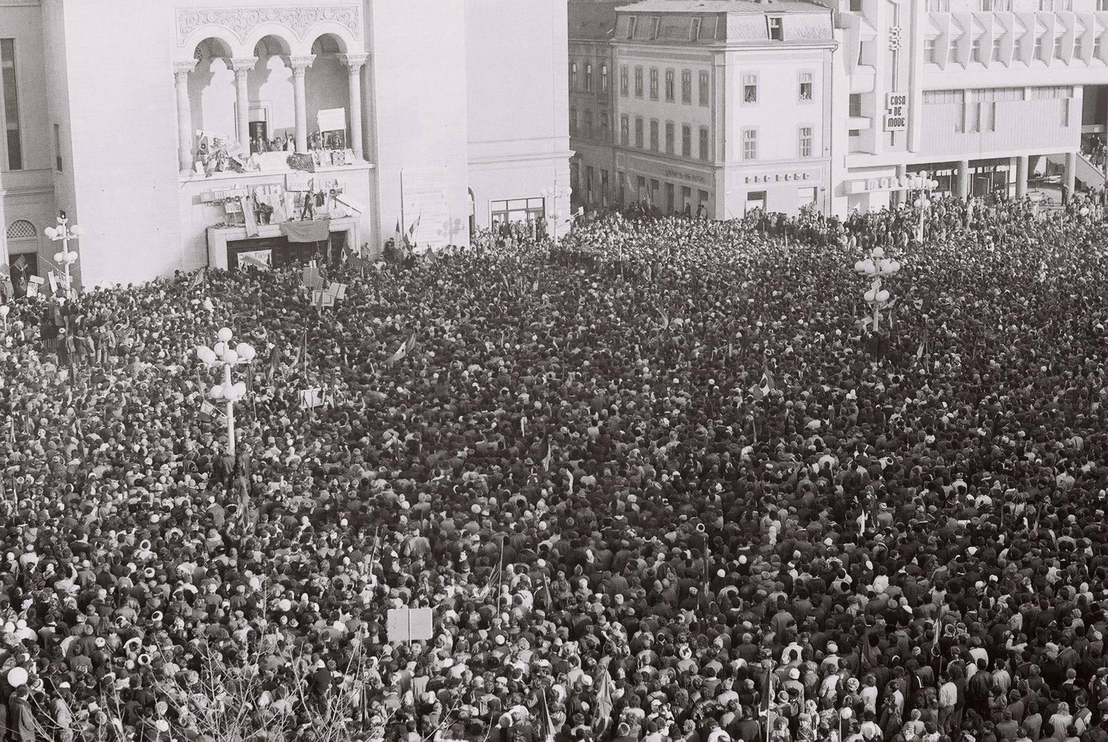 Societatea Timișoara sare în apărarea lui Bolojan, vizat de PSD la București