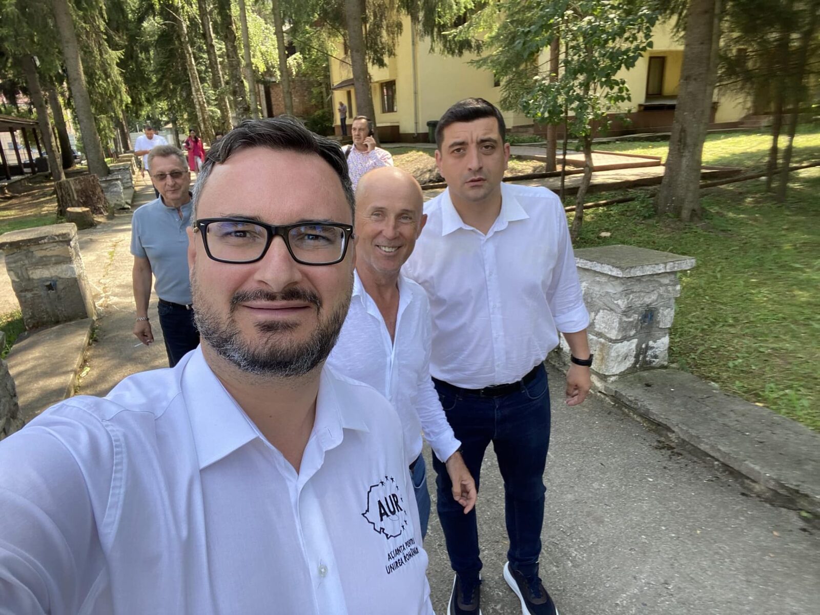 Bătaie și scandal în AUR: „Băi, tu mă faci pe mine borfaș?”