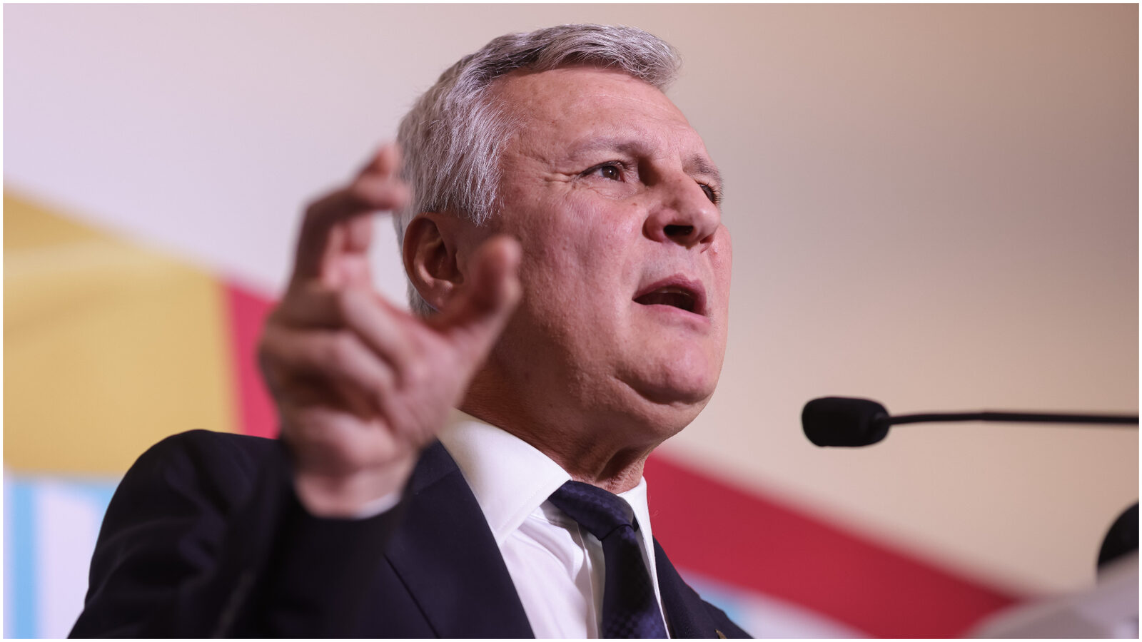 Zamfir (PSD) aruncă bomba: Nazare și Predoiu, buni prim-miniștri, în discuții cu PNL