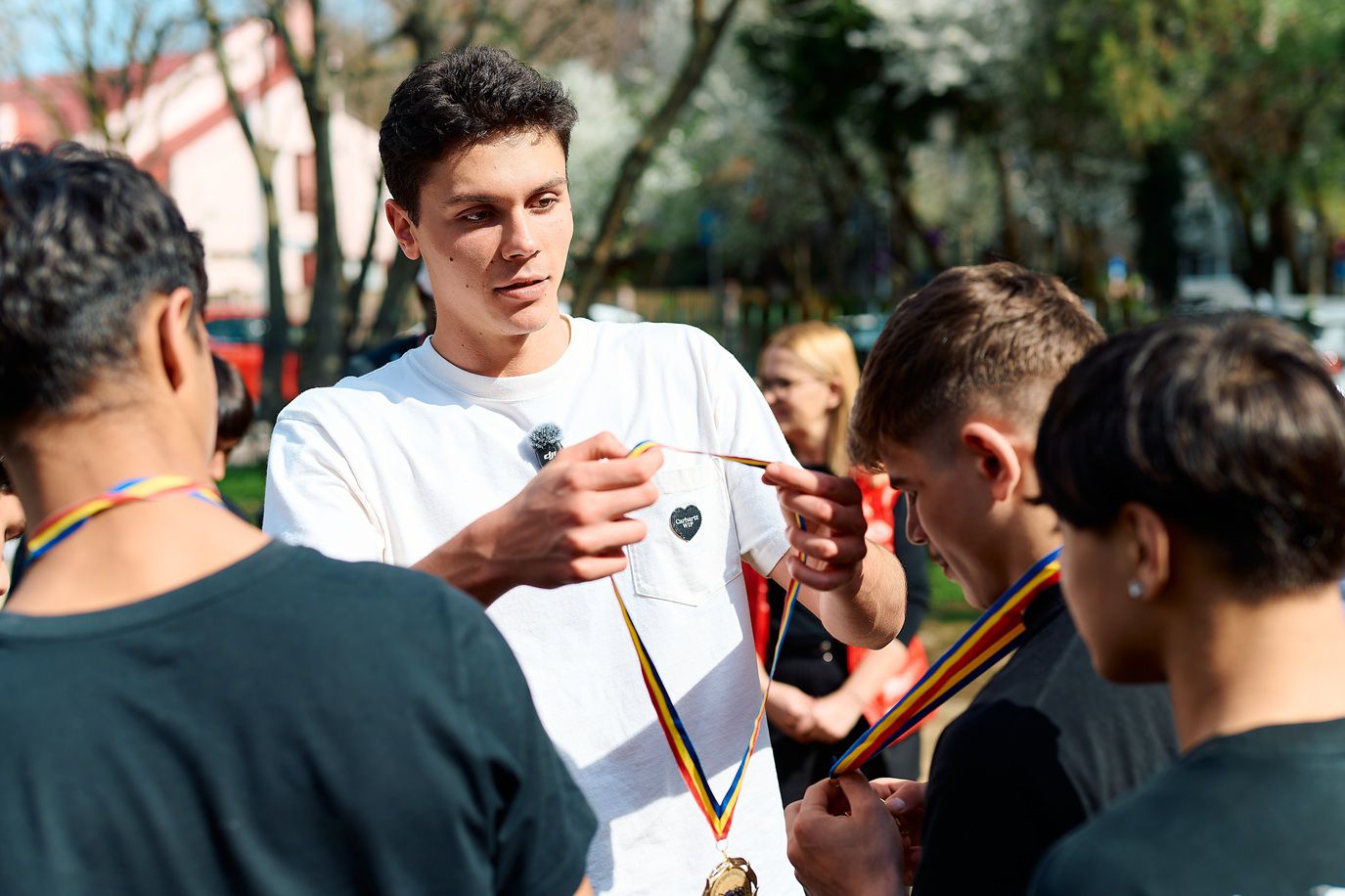 David Popovici se implică: „Niciun copil singur”. Noua campanie de donații