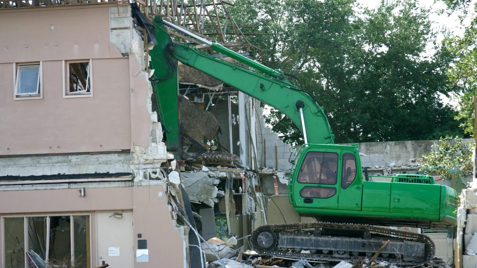 Demolări în România: Taxe și cheltuieli ascunse, ignorate de dezvoltatori