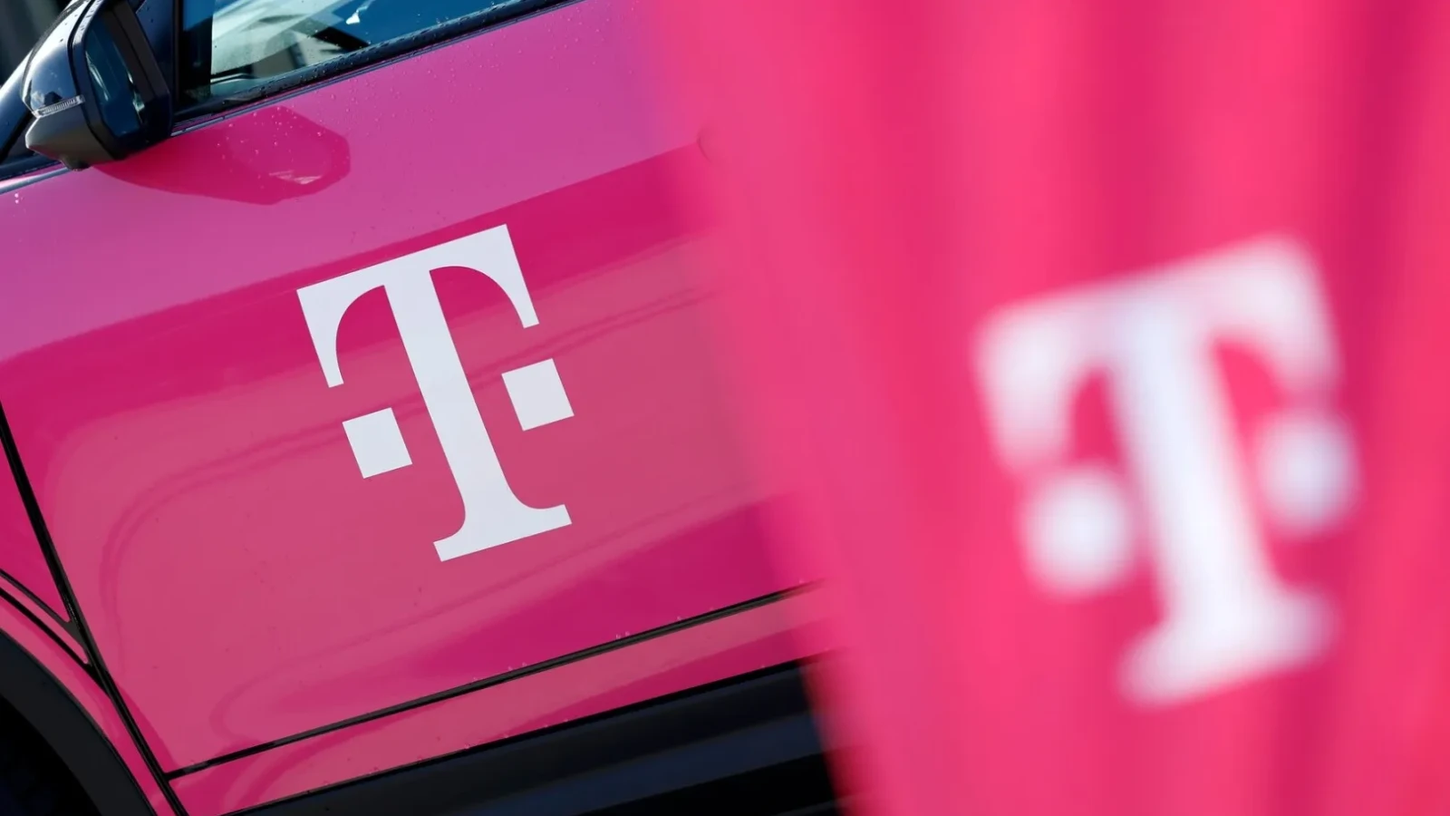 Deutsche Telekom, pe cale să fuzioneze cu T-Mobile: Ce urmează pe piață