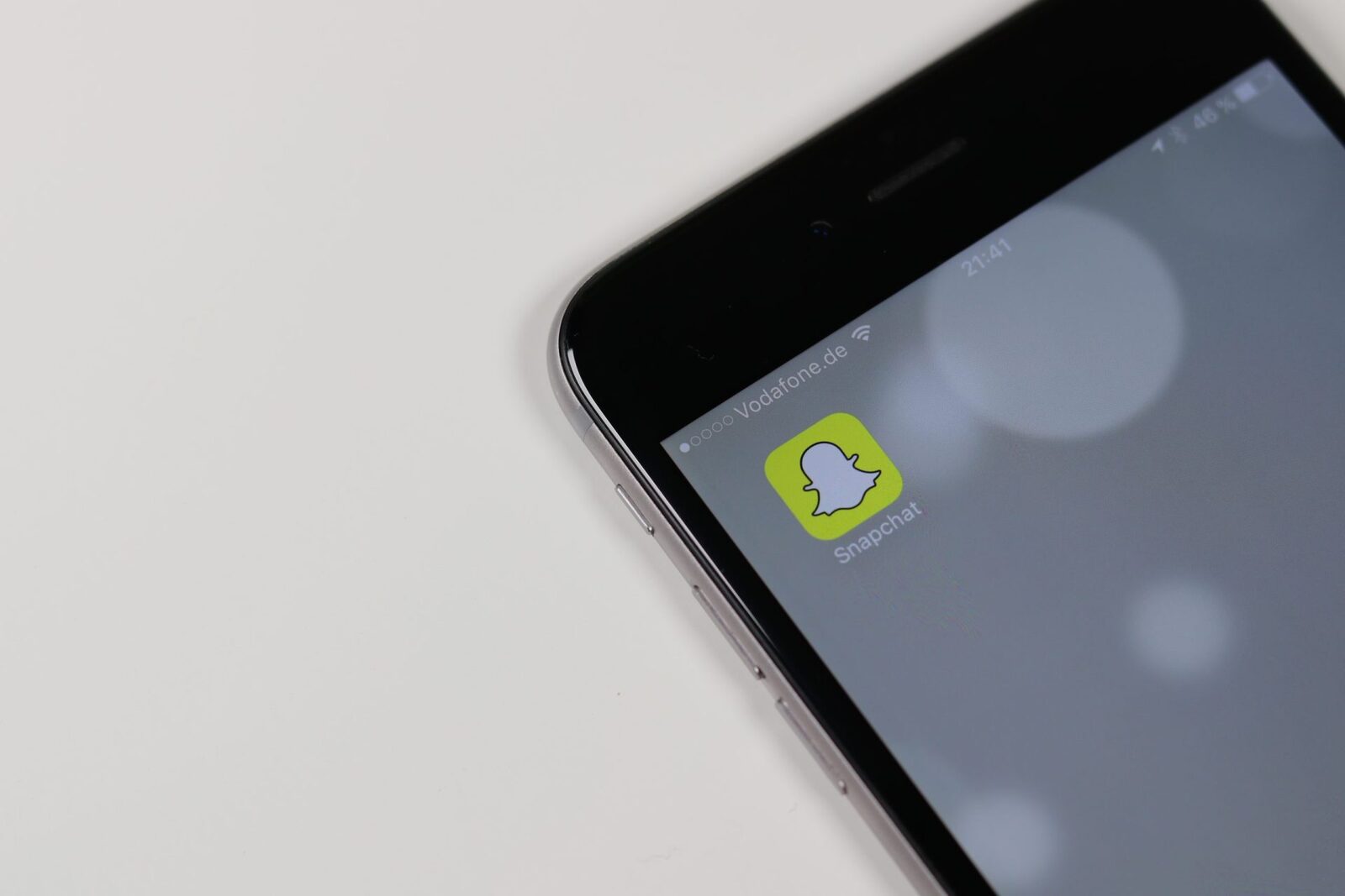 Snapchat dă afară 1000 de angajați: Inteligența Artificială preia controlul în tech
