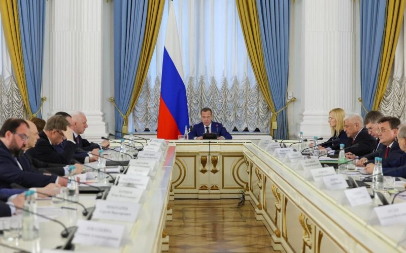 Ambasadorul Rusiei, convocat la Praga după amenințările Moscovei