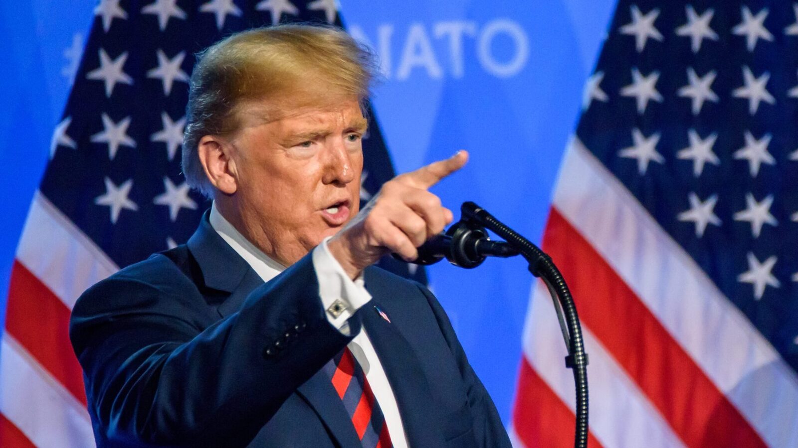 Trump ordonă blocarea Strâmtorii Hormuz: Navele SUA, la post!