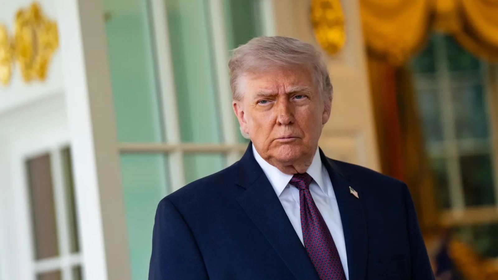 VIDEO Trump, la McDonald’s cu bacșiș. Avertisment dur la adresa Iranului