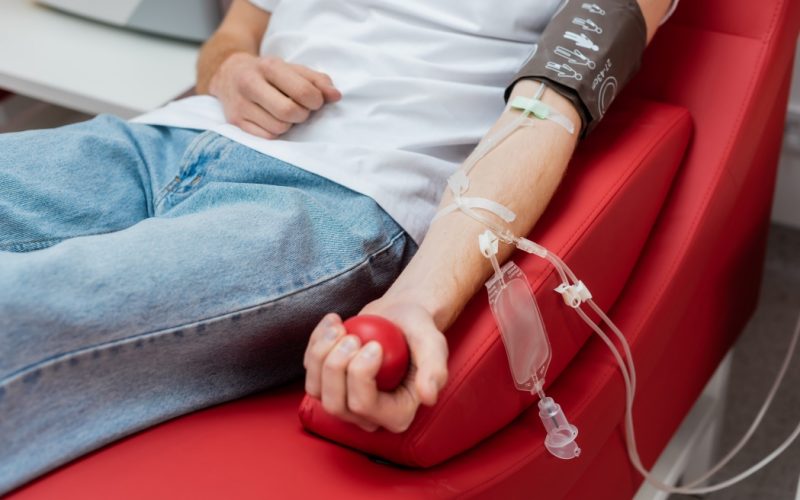 Doar 1,7% din români donează sânge: Beneficii în 2026 și cine poate ajuta