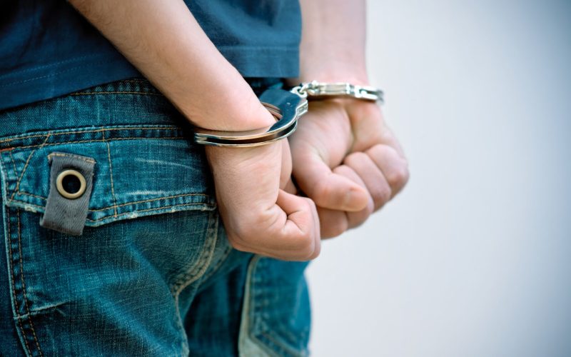 Tânăr REȚINUT după mesaj fascist pe rețeaua socială: Instigare la ură