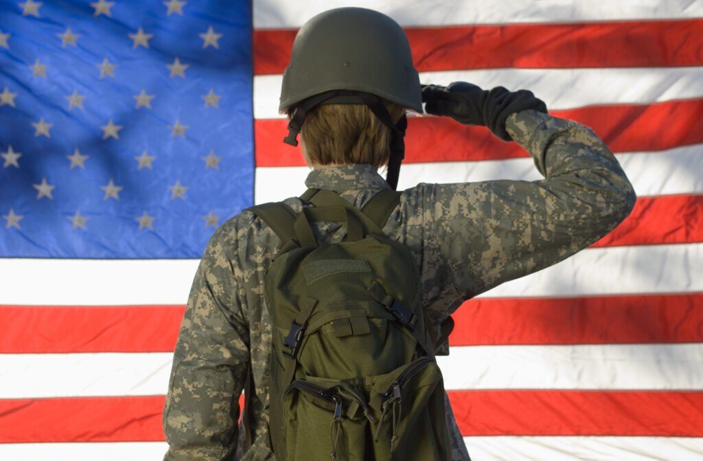 O fostă veterană a armatei americane este acuzată că a divulgat informații clasificate despre o unitate de elită, punând în pericol securitatea națională și viețile militarilor, conform unor oficiali