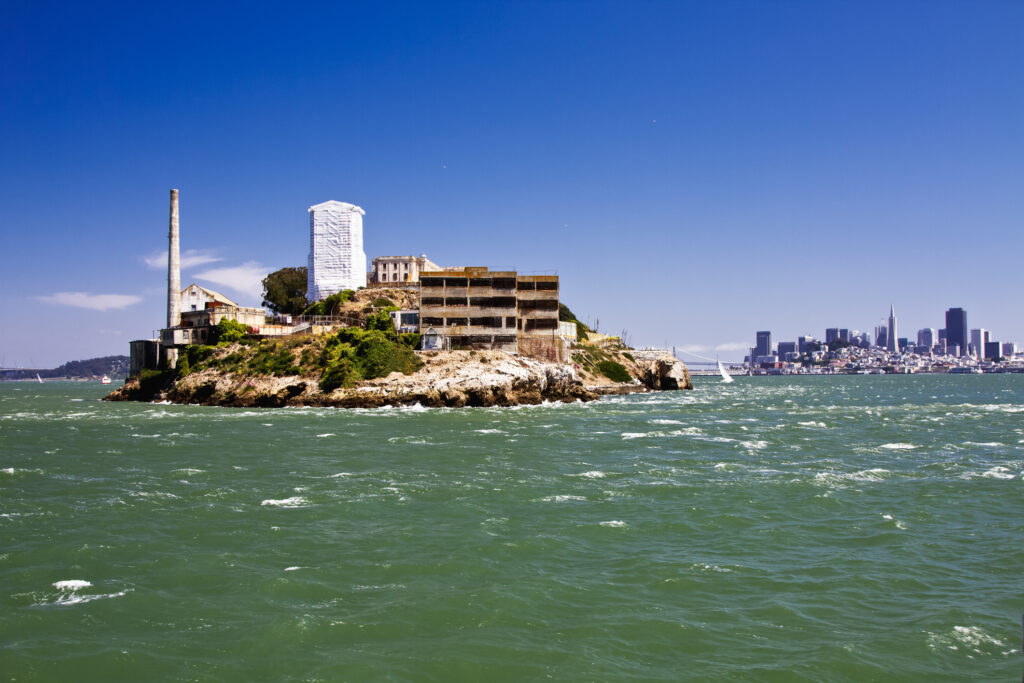 Trump cere bani de la congres pentru a redeschide alcatraz