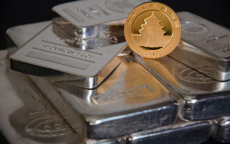 China importă recorduri de argint. Cererea uriașă bulversează piața