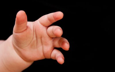 Bebeluș român, găsit printre droguri la Roma: Tatăl, arestat! Cuplul, suspectat de crimă