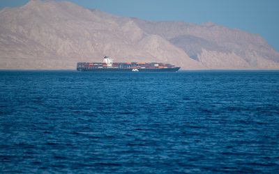Iran: Navele sfidează blocada SUA din Strâmtoarea Ormuz, dezvăluie Bloomberg