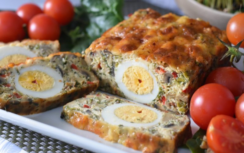 Drobul de miel, vedeta meselor de Paște în România Drobul de miel, un preparat iconic al bucătăriei românești, își face apariția pe mesele de Paște, aducând cu sine arome bogate și amintiri gustative