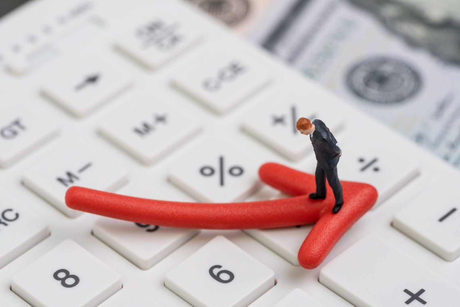 Scădere abruptă a încrederii macroeconomice în martie