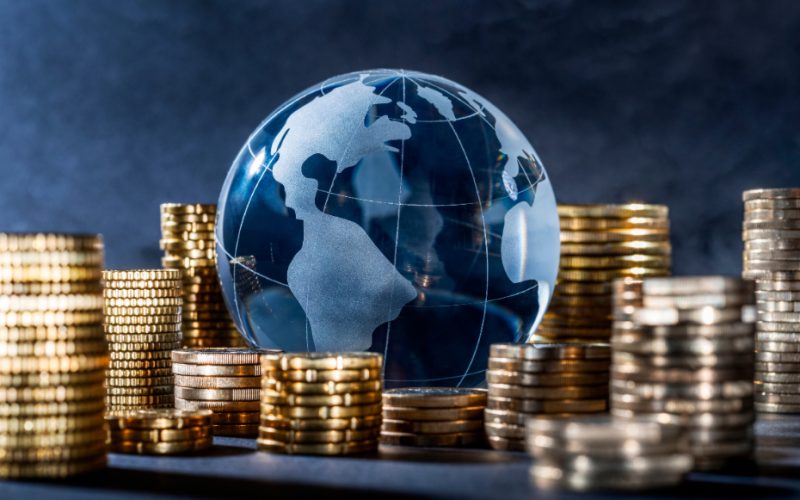 Bloomberg: Războiul reaprinde spectrul stagflației globale. Ce urmează pentru economie?