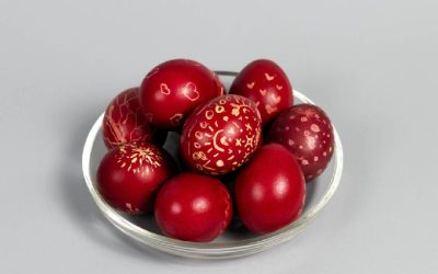 Cât rezistă ouăle de Paște la frigider? Ghidul complet pentru gospodine