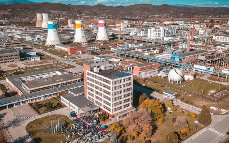 Disponibilizări la Chimcomplex: Ce opțiuni au avut angajații și reacția Ministerului Muncii