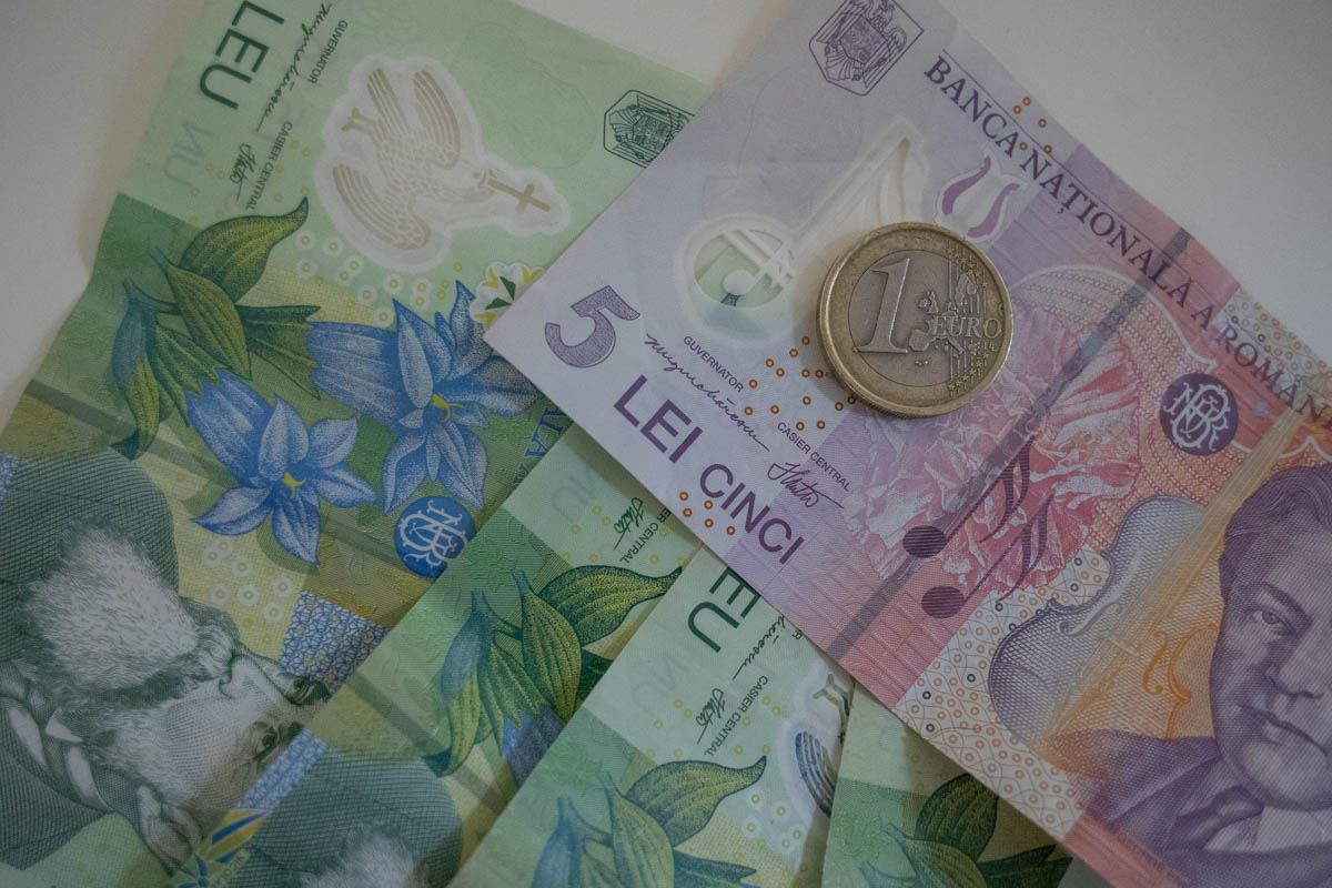 România, lovită de criză: Dobânzile la împrumuturi, pe o pantă ascendentă