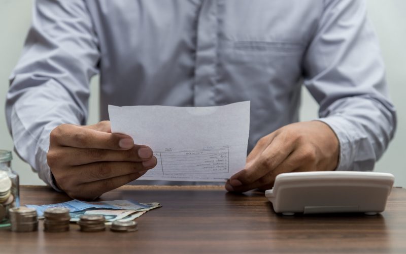 Facturi mari la energie: Avertisment pentru românii cu datorii după regularizare