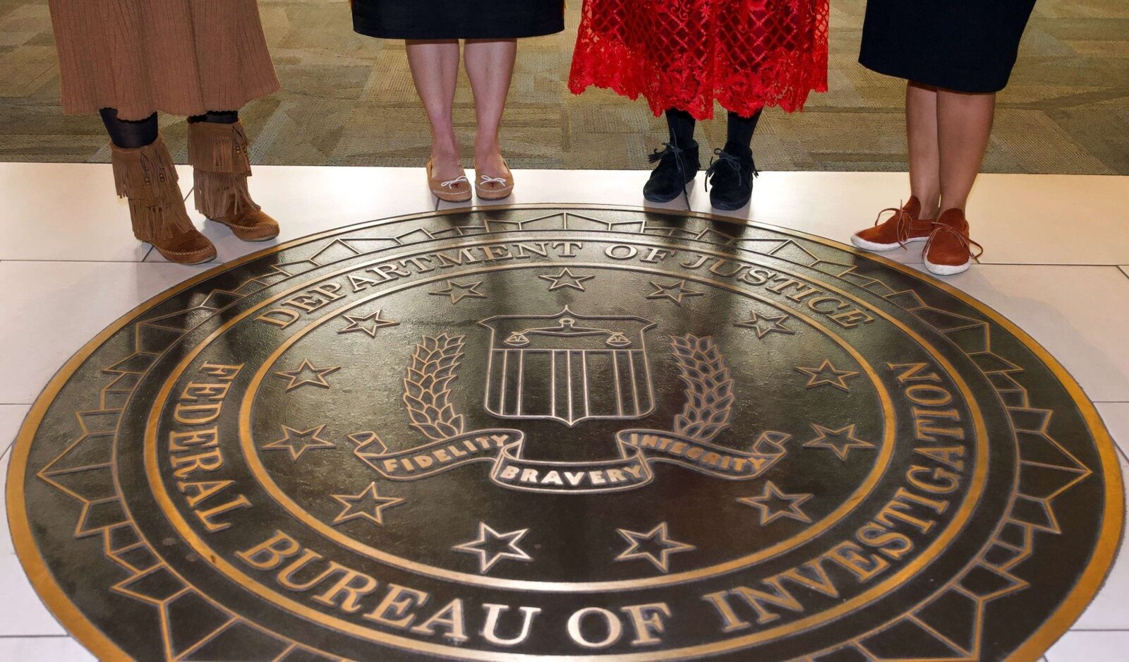 FBI a emis o alertă privind amenințarea iraniană crescută pe teritoriul american Agenția Federală de Investigații (FBI) a avertizat autoritățile de aplicare a legii de la nivel statal și local din Statele Unite ale Americii cu privire la o amenințare sporită din partea guvernului iranian
