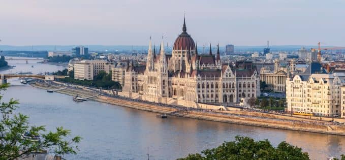 Maghiarii au ieșit la vot: Cum și-au „recucerit” țara și ce lecție oferă