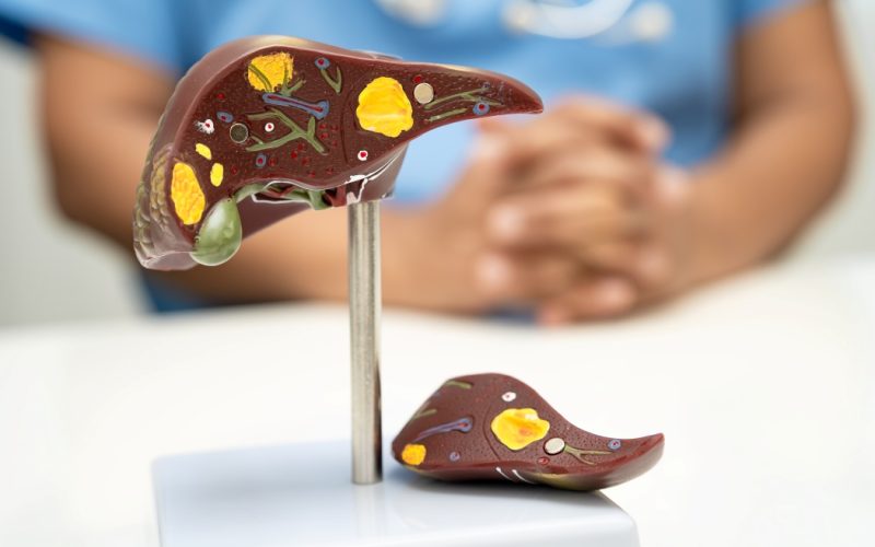 Boala silențioasă care lovește tinerii: Pericolul vieții moderne în România