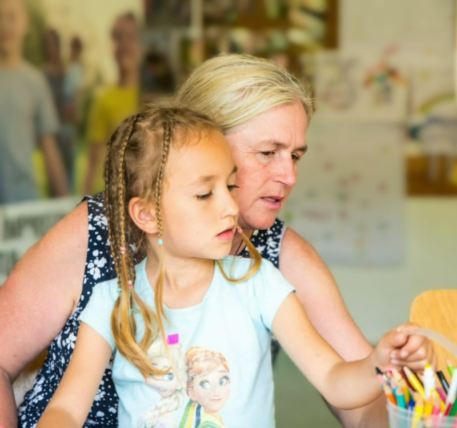 Paște trist pentru copii: Jumătate dintre românii plecați nu vin acasă