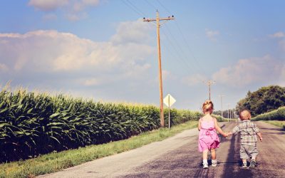 Astăzi e Ziua Fraților și Surorilor: Ce fac Donald Trump și Mircea Lucescu?