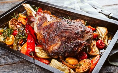 Marină-ți mielul ca un chef! Friptură de vis, ca la bunica din România