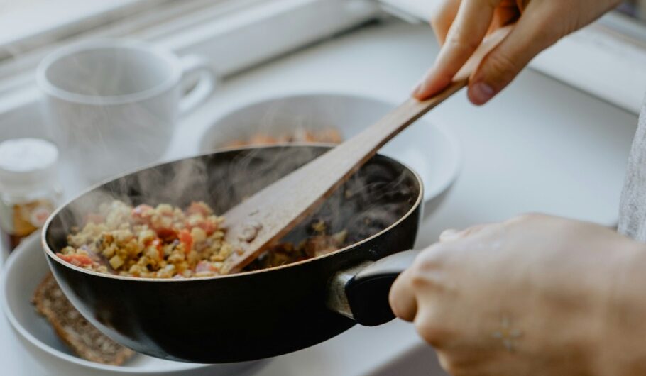 Cercetătorii au găsit „comutatorul” foamei: Ce se întâmplă în creier